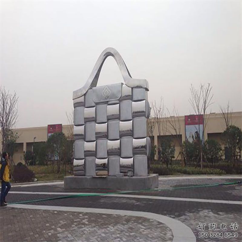 鹰潭景观背包雕塑优选,陆地摆件,园林不锈钢背包雕塑供应 鹰潭景观背包雕塑优选,陆地摆件,园林不锈钢背包雕塑供应