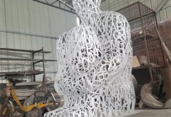 九江大型镂空人物雕塑常用，户外摆放，铁艺字母人物雕塑展示