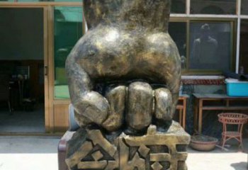 和平握拳雕塑订做，欧式风格，玻璃钢握拳雕塑厂家选定
